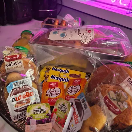 Room, Balnéo, Lit King-size, Douche Xxl Etc *