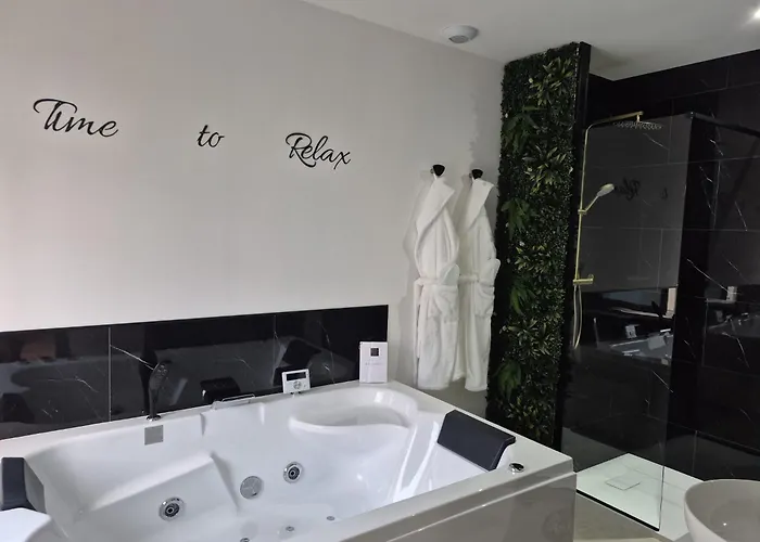 Сasa de vacaciones Room, Balnéo, Lit King-size, Douche Xxl Etc Rochefort (Charente-Maritime)